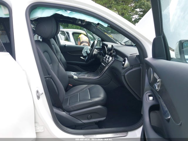 46014530 :رقم المزاد ، W1N0G8EB2NV379249 vin ، 2022 Mercedes-benz Glc 300 4matic Suv مزاد بيع