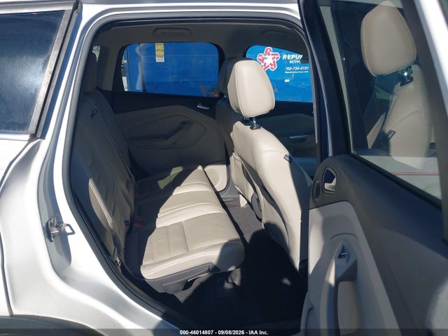 1FMCU0JD2HUA35920 Ford Escape Titanium