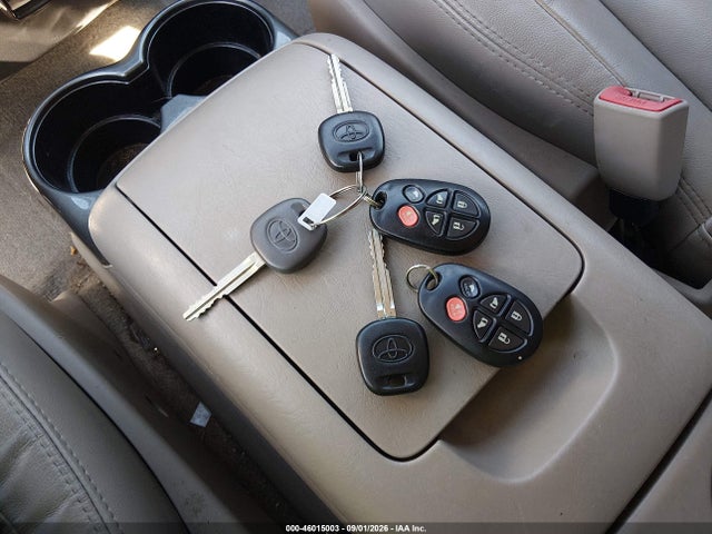 46015003 :رقم المزاد ، 5TDYK4CC8AS309885 vin ، 2010 Toyota Sienna Xle مزاد بيع