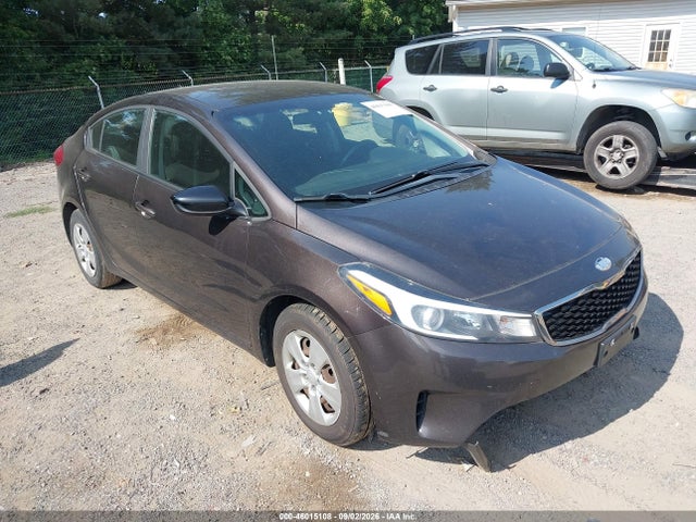 46015108 :رقم المزاد ، 3KPFK4A72JE214262 vin ، 2018 Kia Forte Lx مزاد بيع