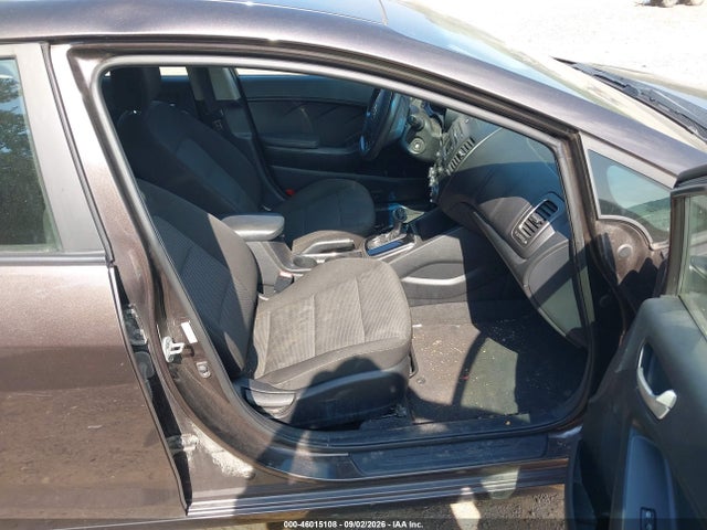 46015108 :رقم المزاد ، 3KPFK4A72JE214262 vin ، 2018 Kia Forte Lx مزاد بيع
