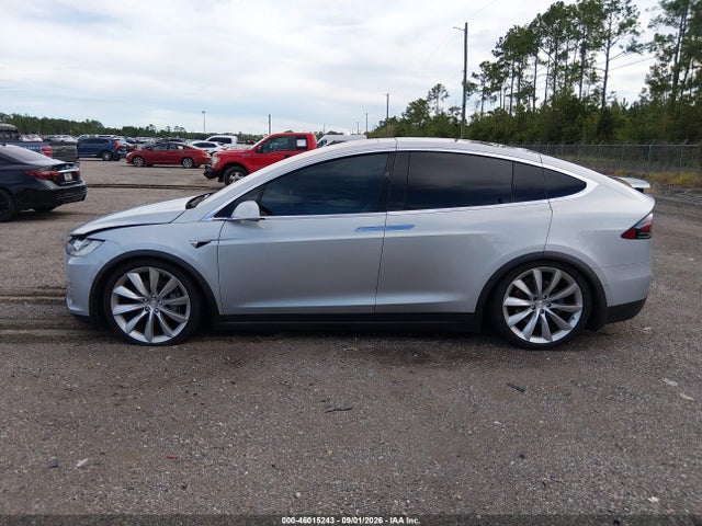 46015243 :رقم المزاد ، 5YJXCBE2XGF030355 vin ، 2016 Tesla Model X 60d/70d/75d/90d/p100d مزاد بيع