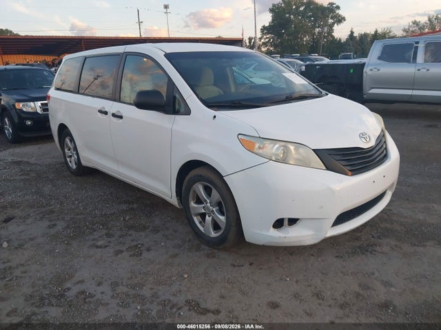 46015256 :رقم المزاد ، 5TDZK3DC1DS313293 vin ، 2013 Toyota Sienna L V6 7 Passenger مزاد بيع