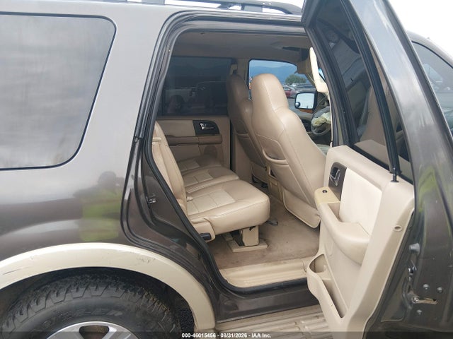 Продажа на аукционе авто 2005 Ford Expedition Eddie Bauer/king Ranch, vin: 1FMPU17525LA08564, номер лота: 46015456