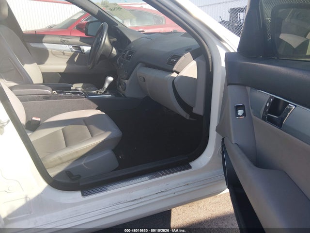 46015650 :رقم المزاد ، WDDGF81X58F130751 vin ، 2008 Mercedes-benz C 300 Luxury 4matic/sport 4matic مزاد بيع
