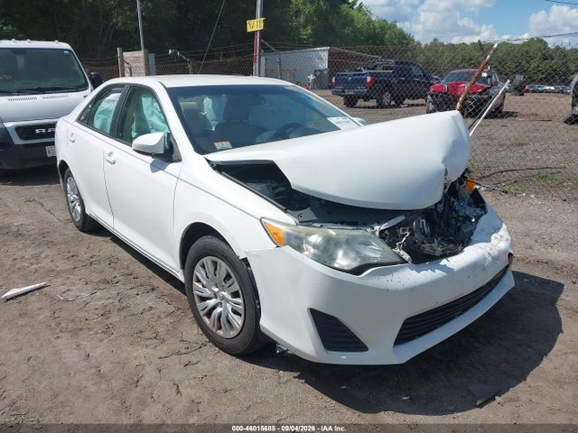 2014 Toyota Camry Le მანქანა იყიდება აუქციონზე, vin: 4T4BF1FK0ER406996, აუქციონის ნომერი: 46015685