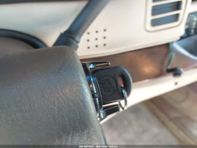 46015847 :رقم المزاد ، 1G4CW54K114255511 vin ، 2001 Buick Park Avenue مزاد بيع