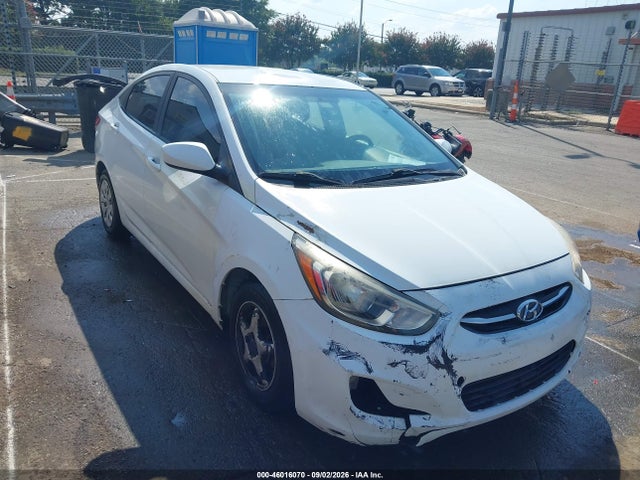 46016070 :رقم المزاد ، KMHCT4AE7FU841140 vin ، 2015 Hyundai Accent Gls مزاد بيع