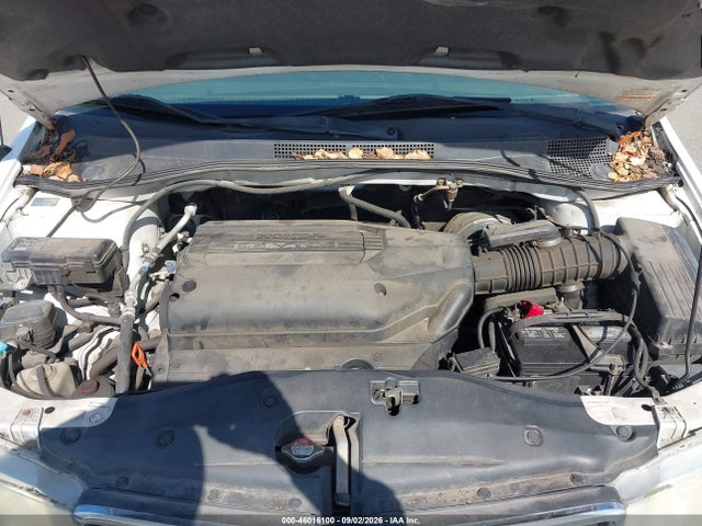46016100 :رقم المزاد ، 5FNRL18814B137986 vin ، 2004 Honda Odyssey Ex مزاد بيع