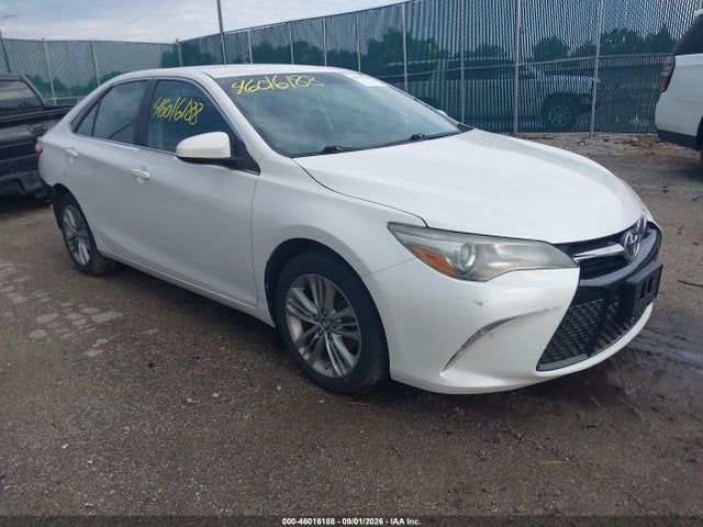 46016188 :رقم المزاد ، 4T1BF1FK9FU115442 vin ، 2015 Toyota Camry Se مزاد بيع
