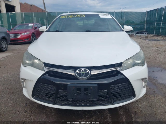 46016188 :رقم المزاد ، 4T1BF1FK9FU115442 vin ، 2015 Toyota Camry Se مزاد بيع