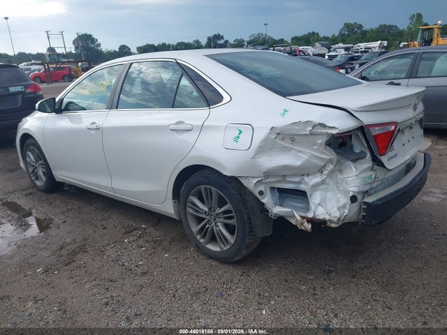 46016188 :رقم المزاد ، 4T1BF1FK9FU115442 vin ، 2015 Toyota Camry Se مزاد بيع