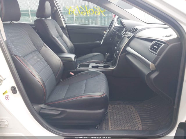 46016188 :رقم المزاد ، 4T1BF1FK9FU115442 vin ، 2015 Toyota Camry Se مزاد بيع