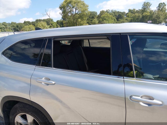 46016367 :رقم المزاد ، 5TDBZRBH4NS568603 vin ، 2022 Toyota Highlander Le مزاد بيع