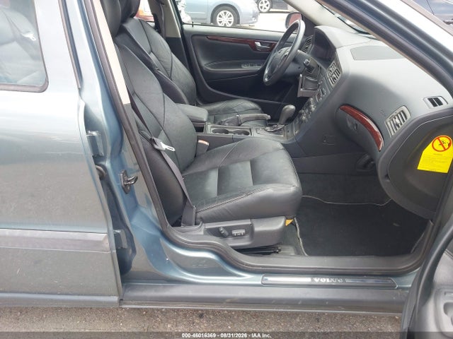 Продажа на аукционе авто 2001 Volvo V70 T5, vin: YV1SW53D512099336, номер лота: 46016369