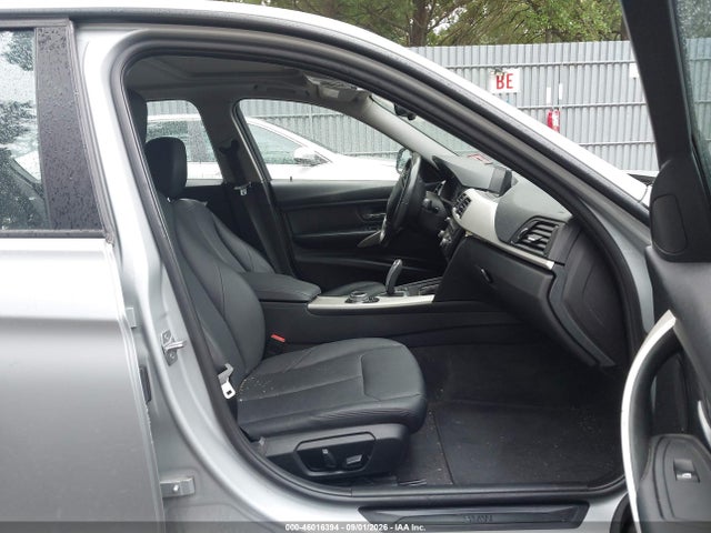 46016394 :رقم المزاد ، WBA3C3G58ENS68664 vin ، 2014 Bmw 320i Xdrive مزاد بيع