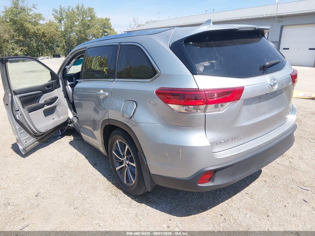Продаж на аукціоні авто 2018 Toyota Highlander Xle, vin: 5TDJZRFH2JS808991, номер лоту: 46016425