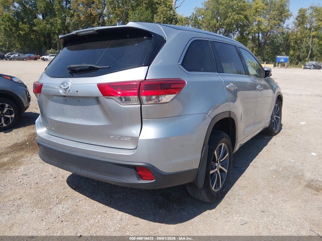 Продаж на аукціоні авто 2018 Toyota Highlander Xle, vin: 5TDJZRFH2JS808991, номер лоту: 46016425