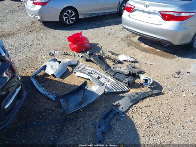 46016457 :رقم المزاد ، 4T1BF1FK7FU926415 vin ، 2015 Toyota Camry Xle مزاد بيع