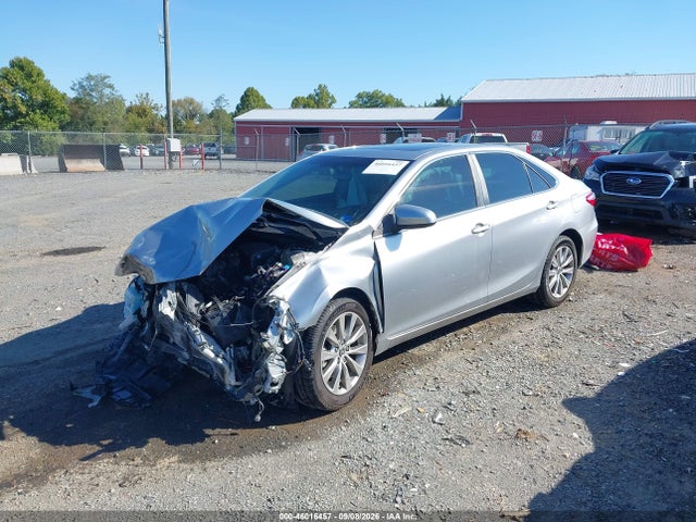 46016457 :رقم المزاد ، 4T1BF1FK7FU926415 vin ، 2015 Toyota Camry Xle مزاد بيع