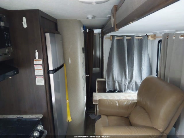 46016609 :رقم المزاد ، 4YDT30328J3155619 vin ، 2018 Keystone 303bh Springdale مزاد بيع