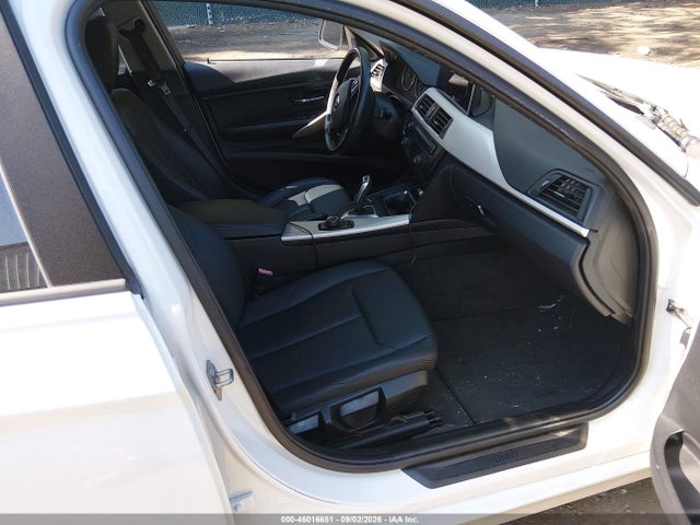 46016651 :رقم المزاد ، WBA3B1C58EK130976 vin ، 2014 Bmw 320i مزاد بيع