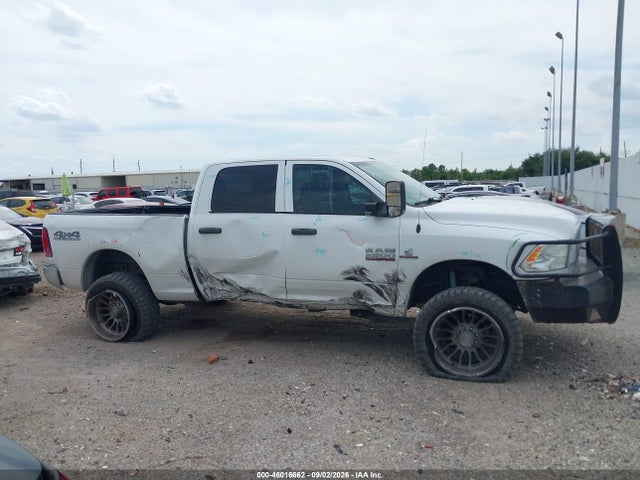 3C6UR5CL7JG190880 RAM 2500 Tradesman 4x4 6&#039;4 Box