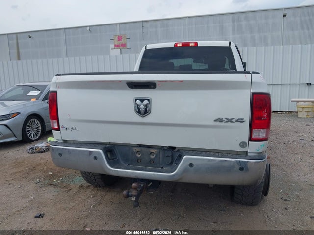 3C6UR5CL7JG190880 RAM 2500 Tradesman 4x4 6&#039;4 Box