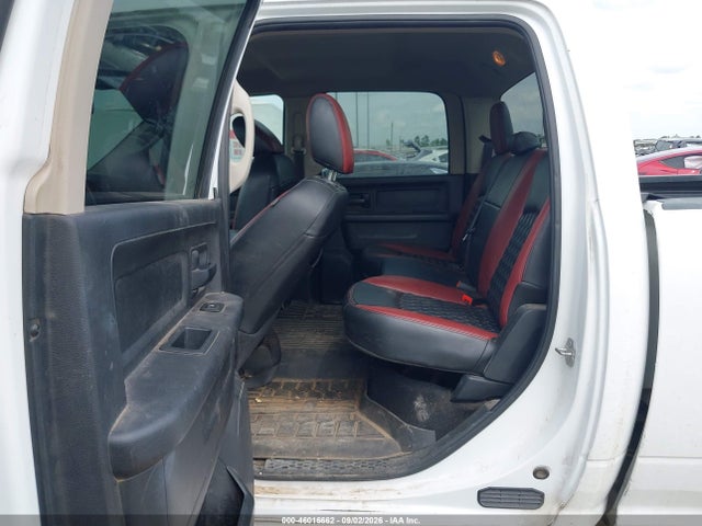 3C6UR5CL7JG190880 RAM 2500 Tradesman 4x4 6&#039;4 Box