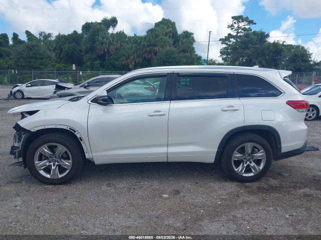 2018 Toyota Highlander Limited მანქანა იყიდება აუქციონზე, vin: 5TDYZRFH9JS264214, აუქციონის ნომერი: 46016988