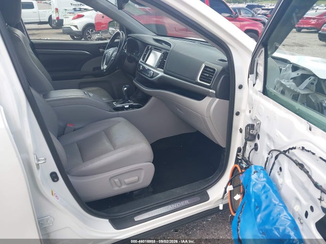 2018 Toyota Highlander Limited მანქანა იყიდება აუქციონზე, vin: 5TDYZRFH9JS264214, აუქციონის ნომერი: 46016988
