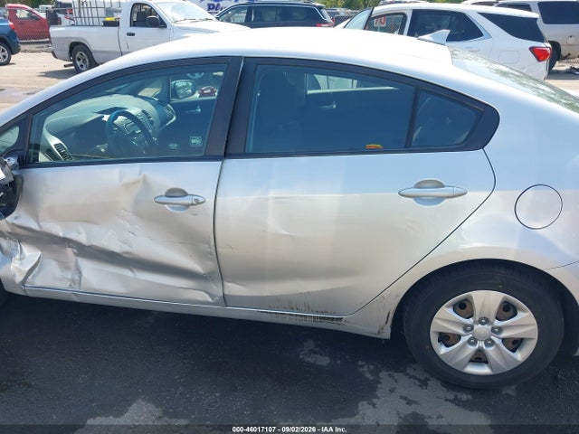 46017107 :رقم المزاد ، 3KPFK4A7XHE011484 vin ، 2017 Kia Forte Lx مزاد بيع