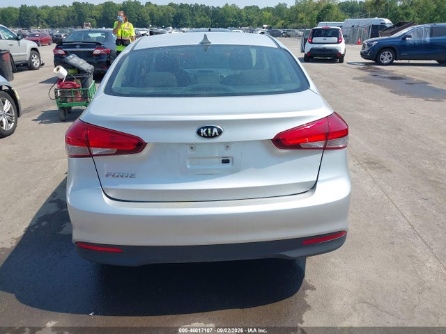 46017107 :رقم المزاد ، 3KPFK4A7XHE011484 vin ، 2017 Kia Forte Lx مزاد بيع