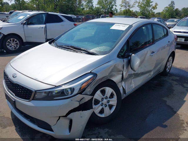 46017107 :رقم المزاد ، 3KPFK4A7XHE011484 vin ، 2017 Kia Forte Lx مزاد بيع