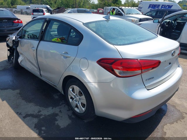 46017107 :رقم المزاد ، 3KPFK4A7XHE011484 vin ، 2017 Kia Forte Lx مزاد بيع