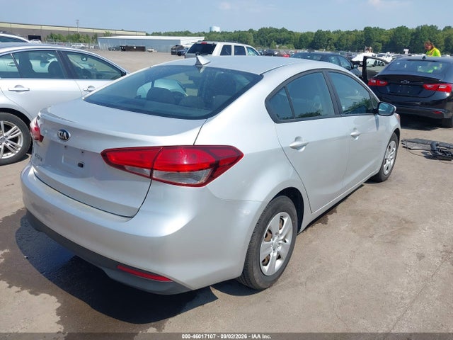 46017107 :رقم المزاد ، 3KPFK4A7XHE011484 vin ، 2017 Kia Forte Lx مزاد بيع