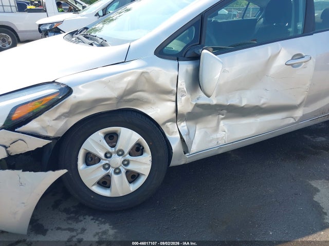 46017107 :رقم المزاد ، 3KPFK4A7XHE011484 vin ، 2017 Kia Forte Lx مزاد بيع