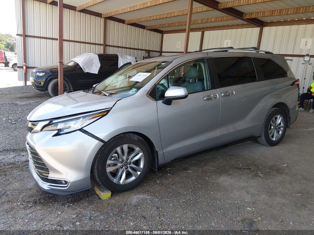 Toyota Sienna Limited 2023 5TDZRKEC2PS159170 Image 2