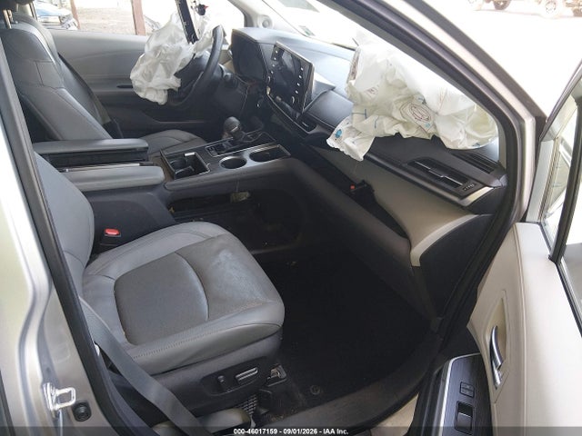 Toyota Sienna Limited 2023 5TDZRKEC2PS159170 Image 5