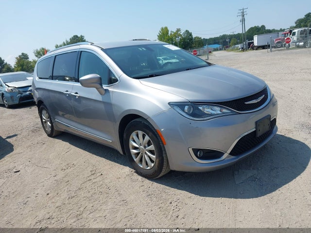 Продаж на аукціоні авто 2018 Chrysler Pacifica Touring L, vin: 2C4RC1BG9JR246759, номер лоту: 46017191