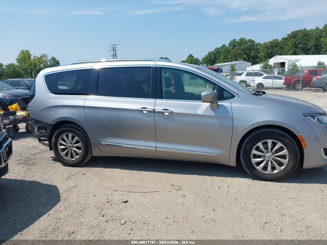 Продаж на аукціоні авто 2018 Chrysler Pacifica Touring L, vin: 2C4RC1BG9JR246759, номер лоту: 46017191