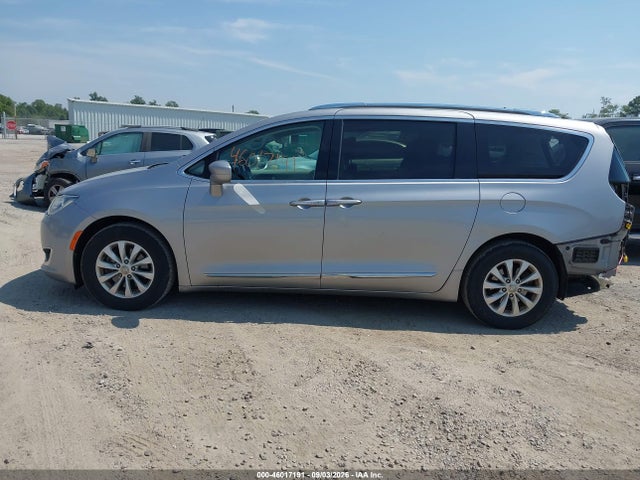 Продаж на аукціоні авто 2018 Chrysler Pacifica Touring L, vin: 2C4RC1BG9JR246759, номер лоту: 46017191
