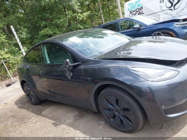 Продажа на аукционе авто 2024 Tesla Model Y Long Range Dual Motor All-wheel Drive, vin: 7SAYGDEE5RF158586, номер лота: 46017198