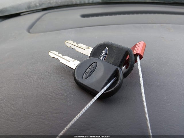 46017292 :رقم المزاد ، 1FAFP53U72A140809 vin ، 2002 Ford Taurus Se مزاد بيع
