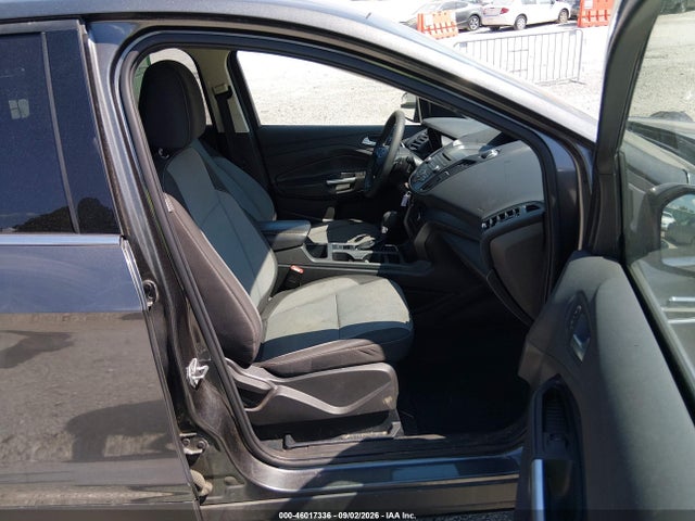 Продажа на аукционе авто 2017 Ford Escape Se, vin: 1FMCU0GDXHUC18800, номер лота: 46017336