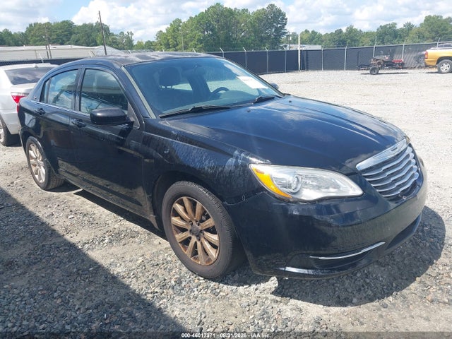 Продажа на аукционе авто 2013 Chrysler 200 Touring, vin: 1C3CCBBG2DN731651, номер лота: 46017371