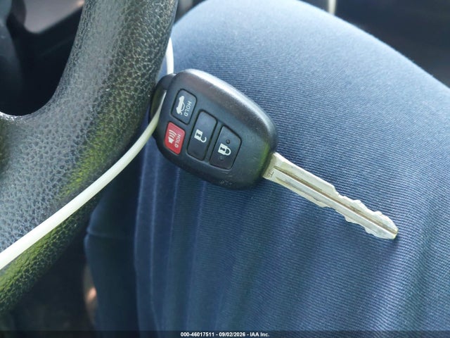 5YFBURHE7HP580981 Toyota COROLLA LE
