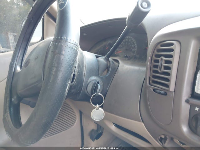 46017551 :رقم المزاد ، 2FTRF17W8XCA79765 vin ، 1999 Ford F-150 Lariat/work Series/xl/xlt مزاد بيع
