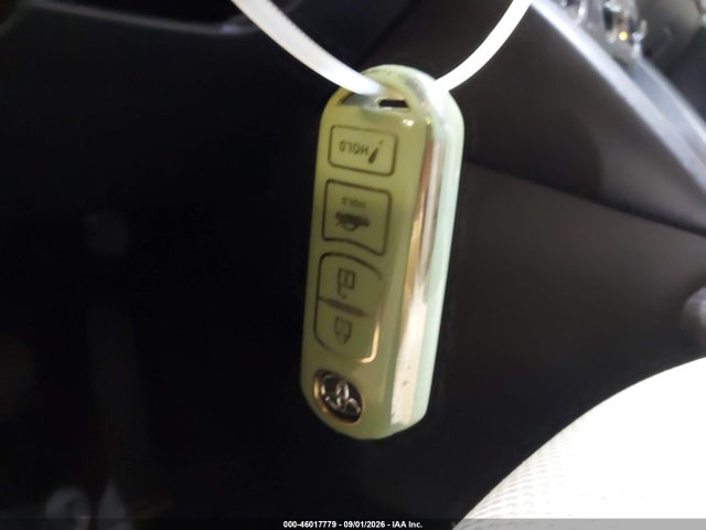 46017779 :رقم المزاد ، 3MYDLBYVXLY712239 vin ، 2020 Toyota Yaris Le مزاد بيع