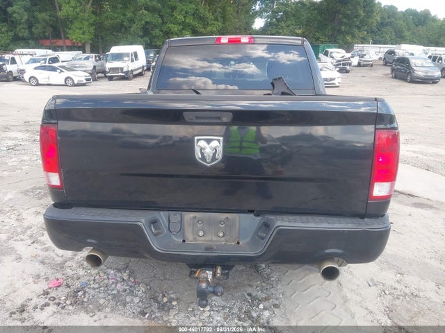 46017792 :رقم المزاد ، 1C6RR6KT1JS193439 vin ، 2018 Ram 1500 Express  4x2 5'7 Box مزاد بيع